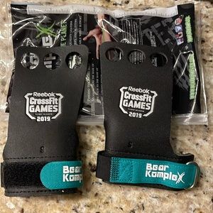 Bear Complex Gymnastics Grips size small